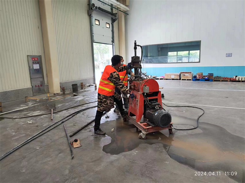 瓜州厂房地面下沉塌陷注浆加固施工